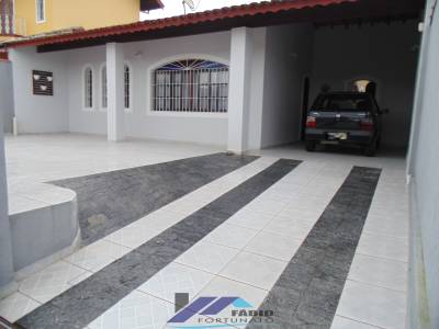 Casa para venda em Peruíbe